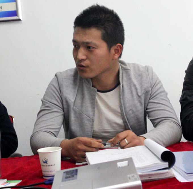 億誠公司總監(jiān)會議代表發(fā)言.jpg 億誠公司總監(jiān)會議代表發(fā)言.jpg