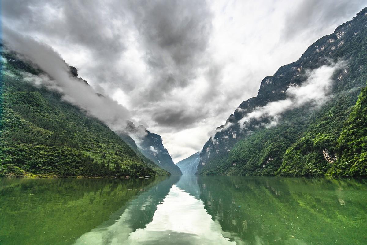 奔騰的河流 奔騰的河流
