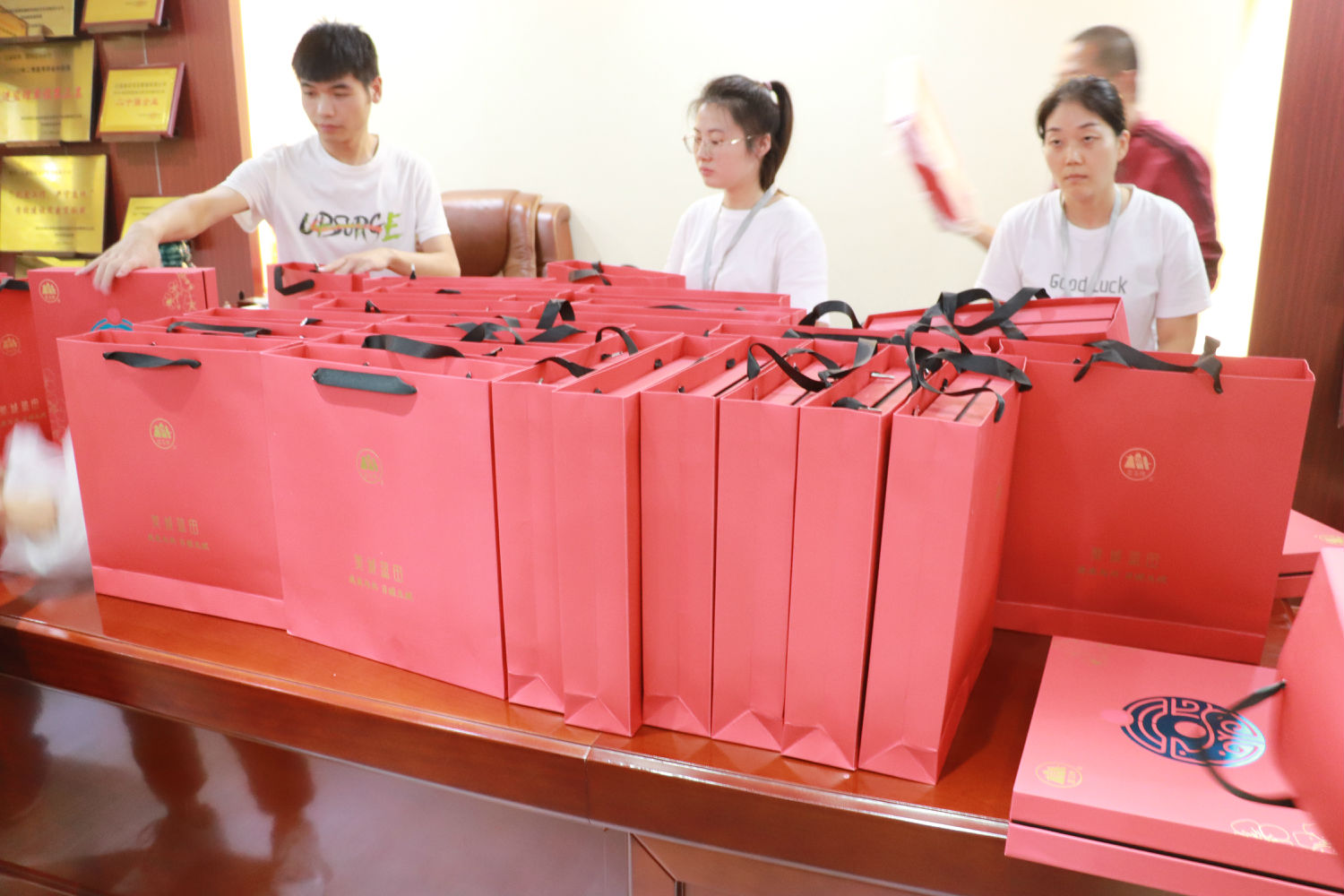 花好月圓，情暖中秋|億誠公司祝大家中秋節(jié)快樂！