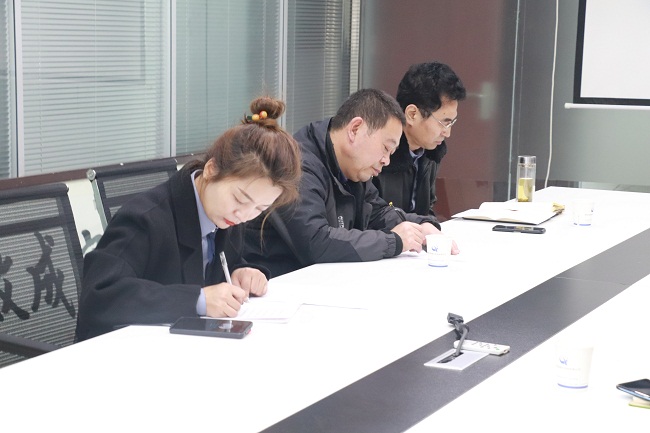 微信圖片_2 錨定目標,虎力全開|億誠公司召開2022年第一季度總監例會0220218134245.jpg 微信圖片_2 錨定目標,虎力全開|億誠公司召開2022年第一季度總監例會0220218134245.jpg