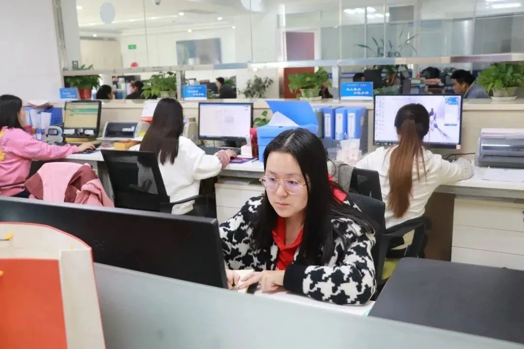 情暖女神節(jié) 巾幗綻芳華——億誠管理三八婦女節(jié)觀影活動 情暖女神節(jié) 巾幗綻芳華——億誠管理三八婦女節(jié)觀影活動